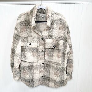 Moon River White Gray & Beige Plaid High Pile Sherpa Button Front Shacket Small